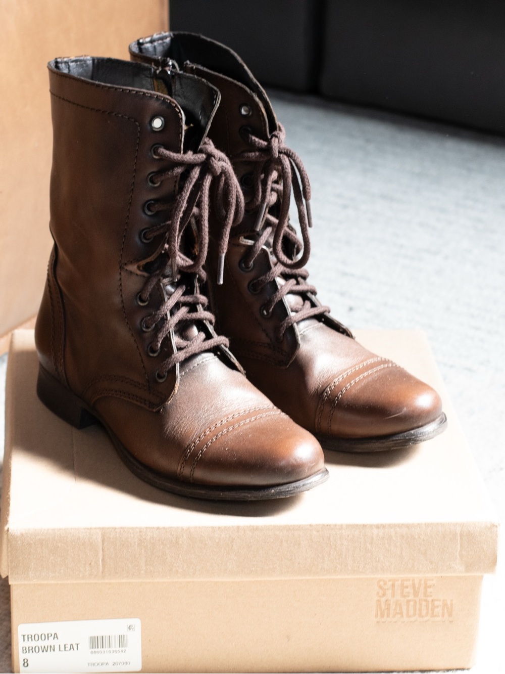 Size 8 Steve Madden Brown Leather Lace-Up Combat Boots